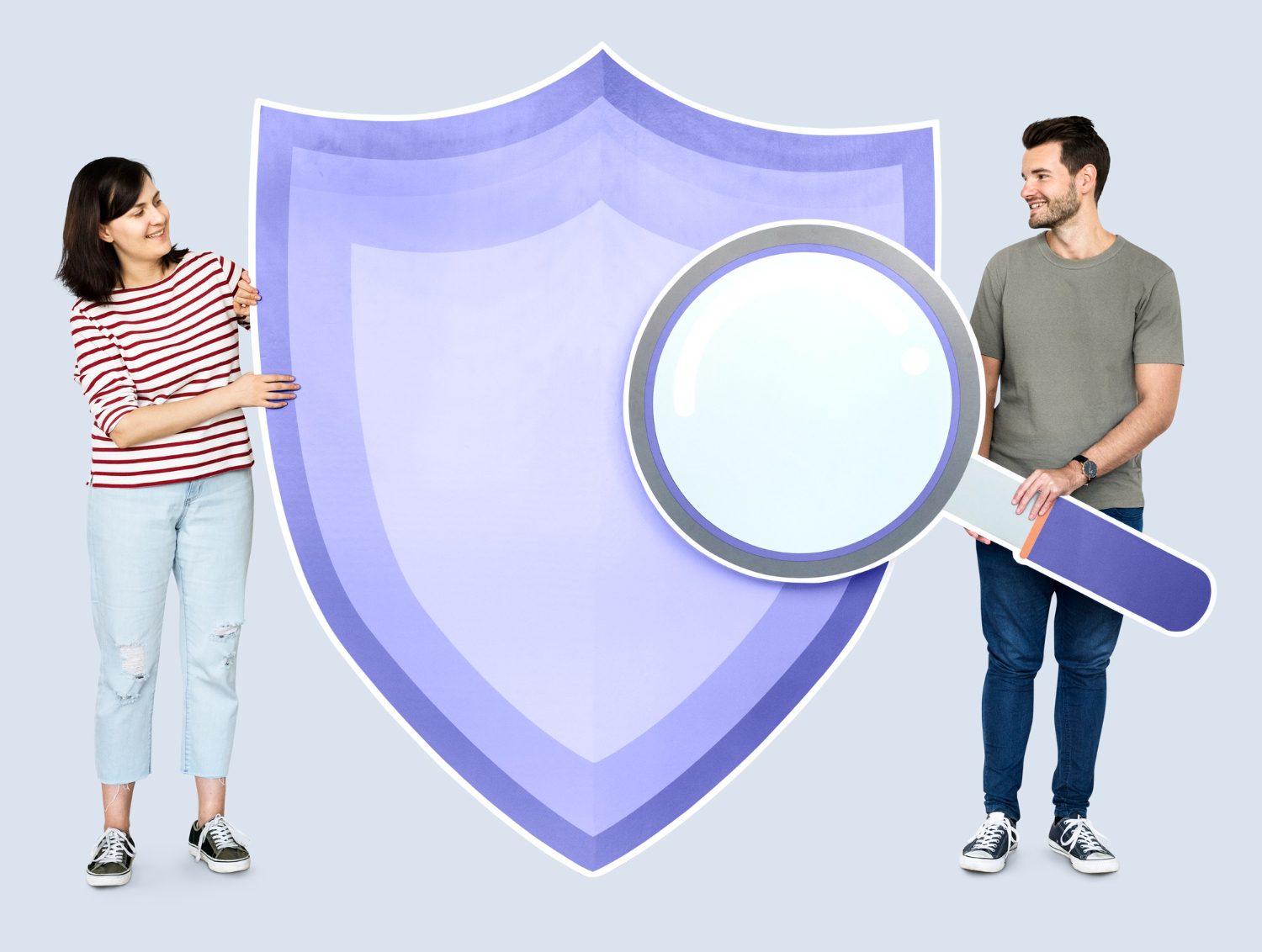 Мужчина и женщина держат фиолетовый щит и лупу — privacy team